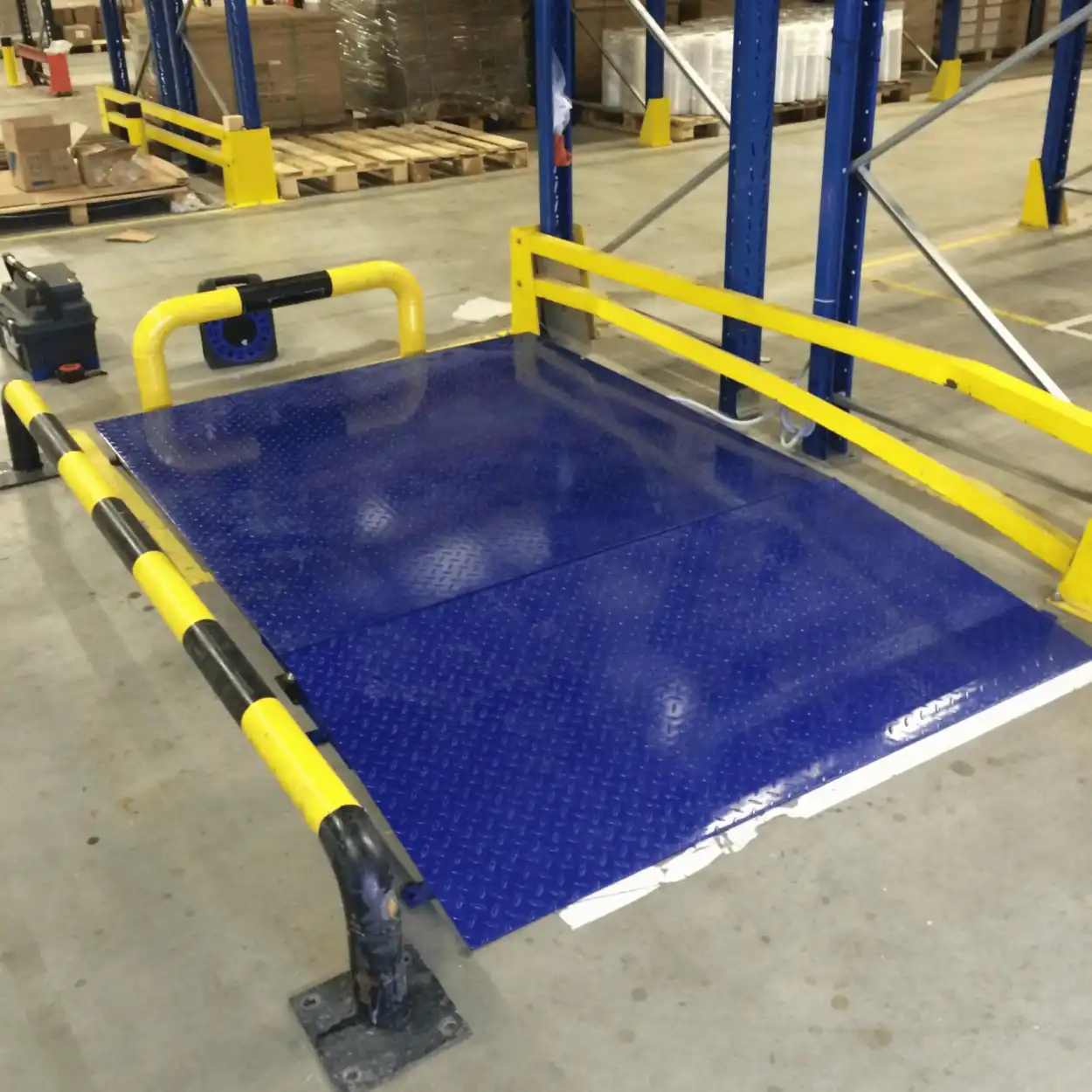 Padló- és platformmérlegek telepítése